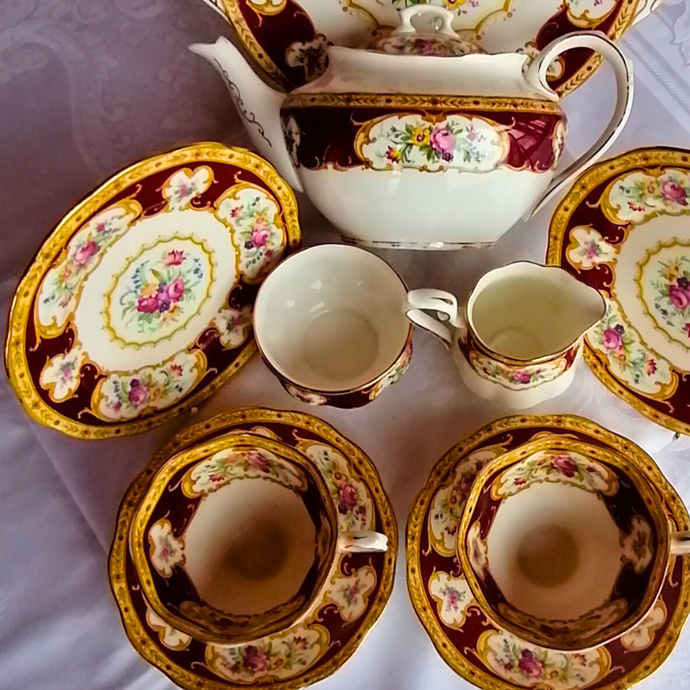 Vintage Royal Albert Lady Hamilton Tea Service | 11pc, Bone China England | Teapot, Cups & Saucers, Cake Plates